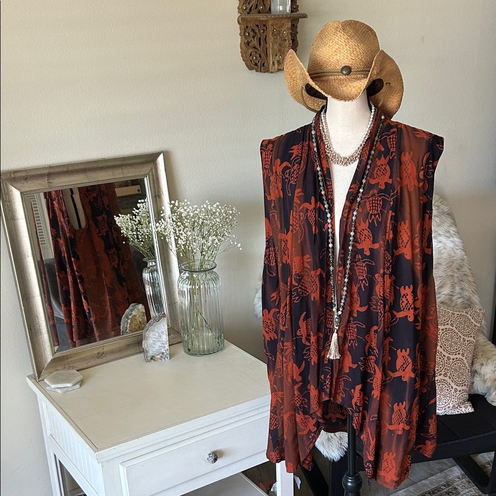 Tienda Ho. Black rust novelty Honu turtle print boho open vest long kimono OS
